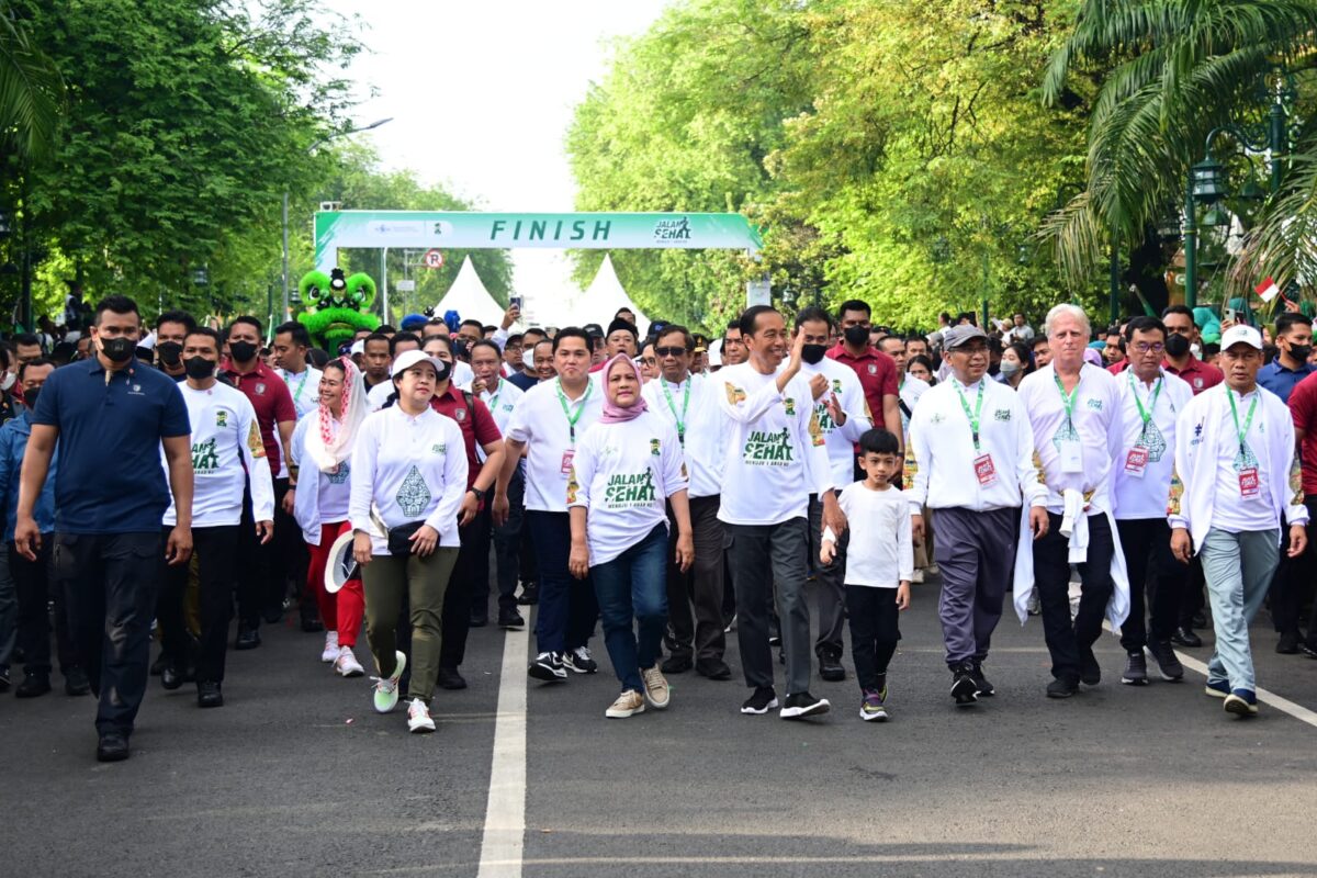 Presiden Jokowi Buka Dan Ikuti Kegiatan Jalan Sehat Menuju 1 Abad NU