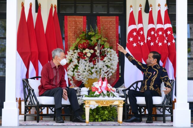 Presiden Joko Widodo dan Perdana Menteri Singapura Lee Hsien Loong menggelar pertemuan bilateral di The Sanchaya Resort Bintan, Kabupaten Bintan, Provinsi Kepulauan Riau, pada Selasa, 25 Januari 2022. Foto: BPMI Setpres