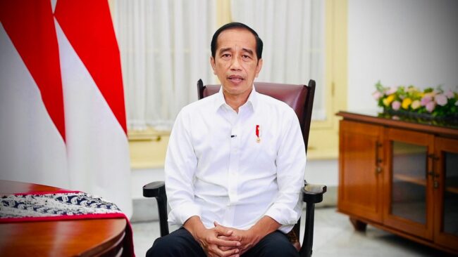 Presiden Joko Widodo memberikan keterangan terkait tren kenaikan kasus varian Omicron di Istana Kepresidenan Bogor, Kota Bogor, pada Selasa, 18 Januari 2022. Foto: BPMI Setpres