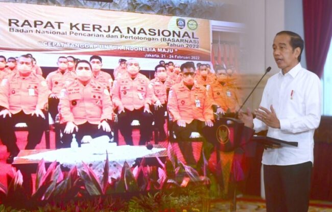 Presiden Joko Widodo membuka secara resmi Rapat Kerja Nasional (Rakernas) 50 Tahun Emas Badan Nasional Pencarian dan Pertolongan (Basarnas) yang digelar melalui konferensi video di Istana Negara, Jakarta, pada Senin, 21 Februari 2022. Foto: BPMI Setpres/Muchlis Jr.