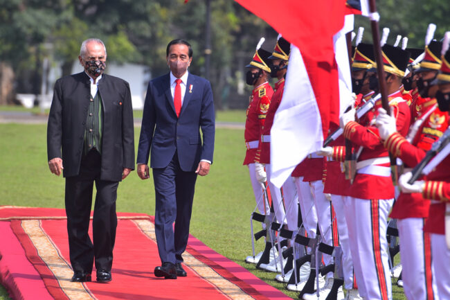 Presiden Joko Widodo menyambut kunjungan resmi Presiden Republik Demokratik Timor Leste José Ramos-Horta, di Istana Kepresidenan Bogor, Jawa Barat, pada Selasa, 19 Juli 2022. Foto: BPMI Setpres