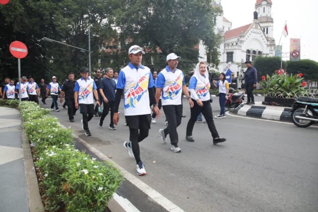 Fun Walk Bank Jateng di Kota Semarang, Sabtu (9/3/2024).