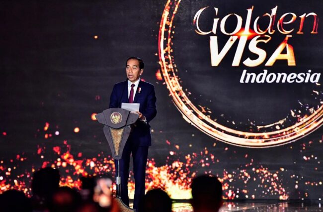 Presiden Joko Widodo secara resmi meluncurkan fasilitas Golden Visa Indonesia pada Kamis, 25 Juli 2024, di Hotel Ritz Carlton, Jakarta. Foto: BPMI Setpres