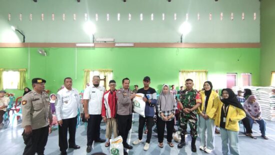 7,86 ton Beras Bantuan Pangan Disalurkan Untuk Warga Desa Bandongan