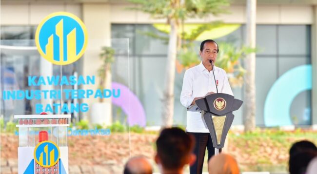 Presiden Joko Widodo meresmikan operasional Kawasan Industri Terpadu (KIT) Batang di Kabupaten Batang, Provinsi Jawa Tengah, pada Jumat, 26 Juli 2024. Foto: BPMI Setpres