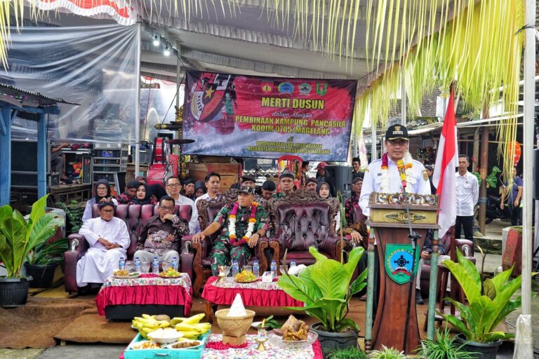 Bupati Magelang Mendukung Pembinaan Kampung Pancasila Di Dusun Merapi Sari Ngablak