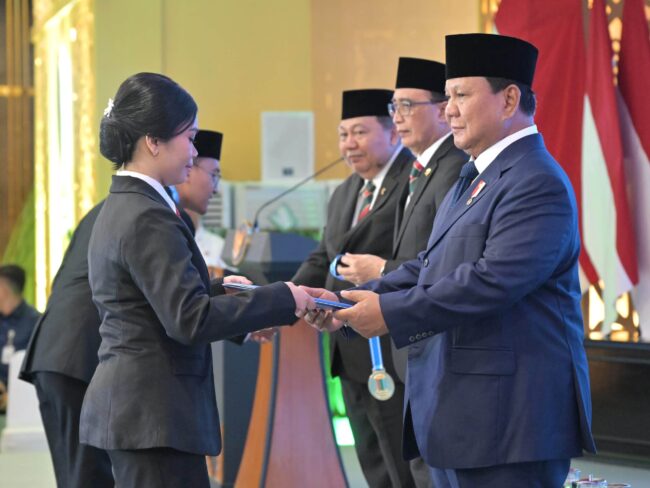 Presiden Prabowo Subianto menghadiri pengukuhan 1.451 hakim Mahkamah Agung, di Kantor Mahkamah Agung, pada Kamis, 12 Juni 2025. Foto: BPMI Setpres