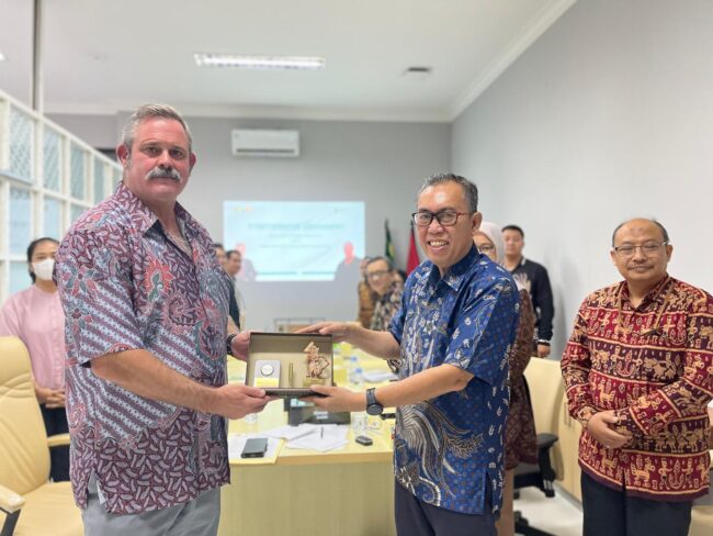 UWM Terima Kunjungan Resmi dari California State University of Sacramento Amerika